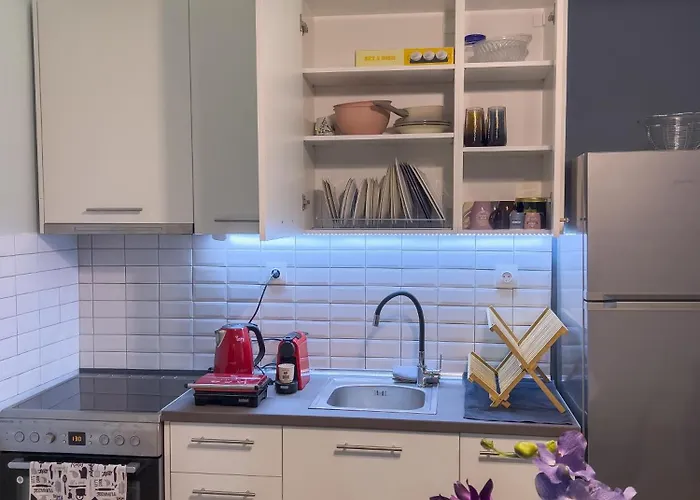 Gimispaceone - White Tower Singature