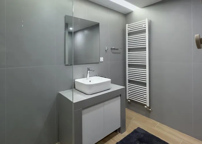 Gimispaceone - White Tower Singature